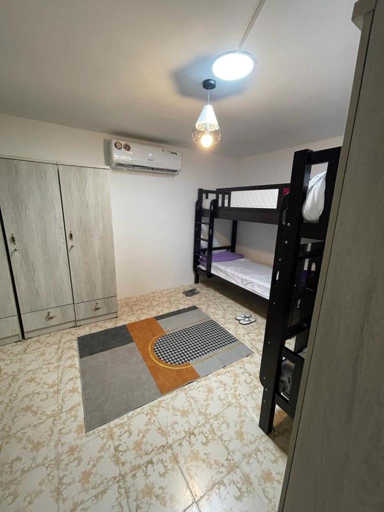 Roxy Hostel *